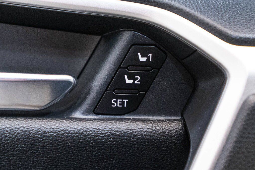 Used 2023 Toyota RAV4 Limited AWD/4WD image 21