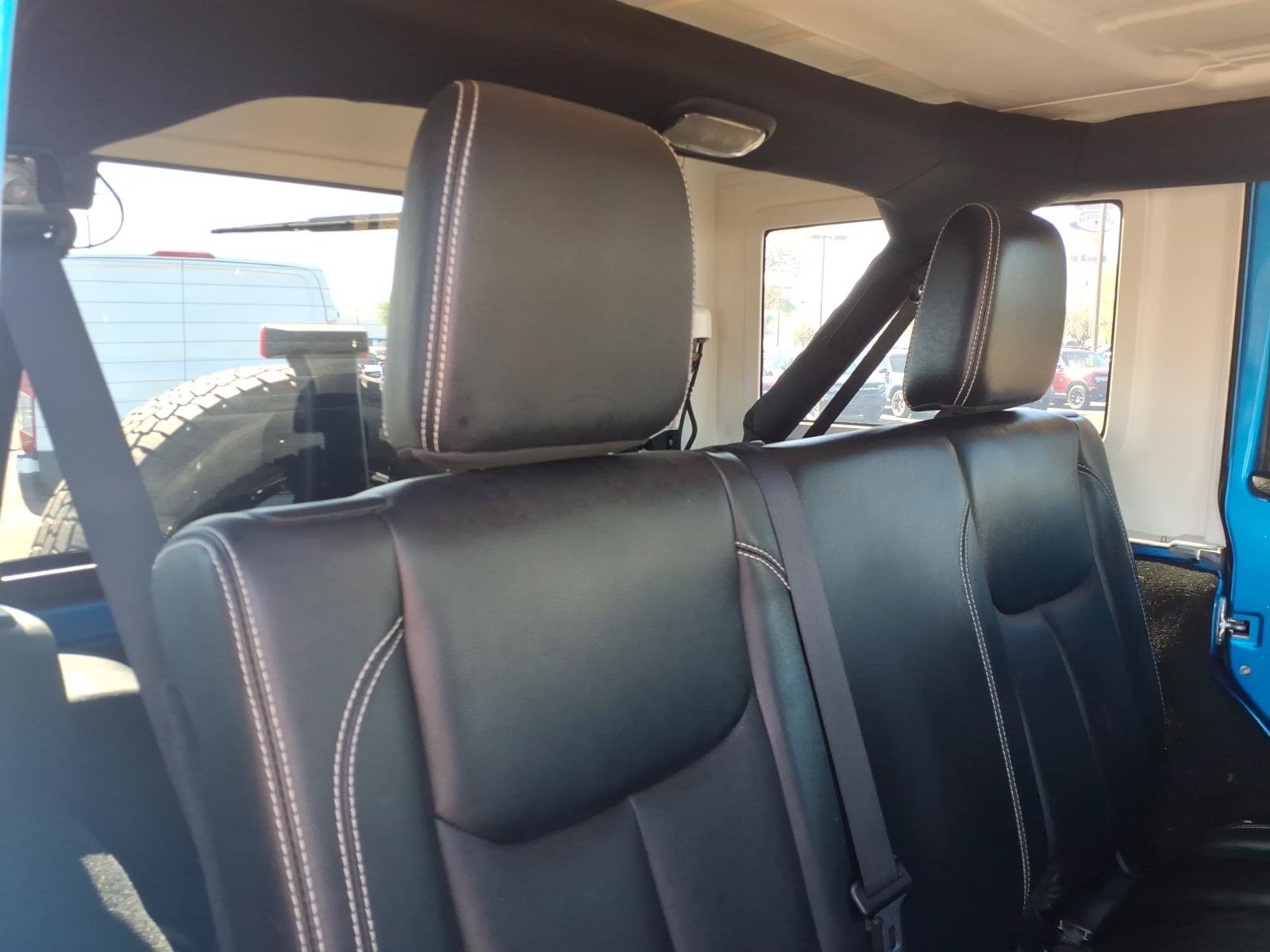 Used 2014 Jeep Wrangler Unlimited Sahara AWD/4WD image 15