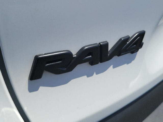 Used 2023 Toyota RAV4 LE FWD image 8
