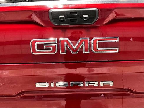 Used 2025 GMC Sierra 1500 SLT image 41