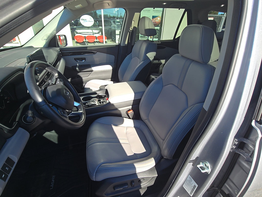 Used 2025 Honda Pilot Touring image 11