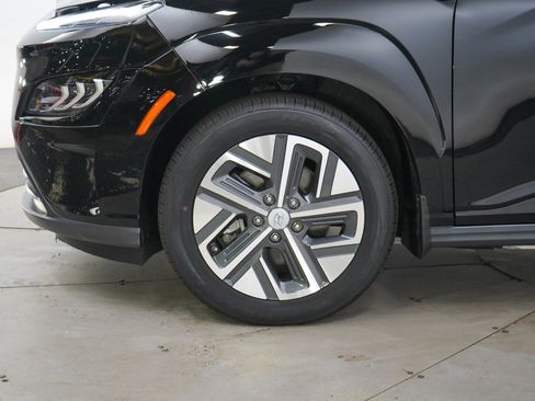 Used 2023 Hyundai Kona Limited FWD image 29