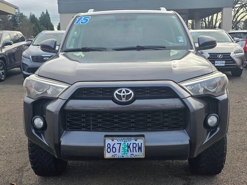 Used 2015 Toyota 4Runner SR5 image 3