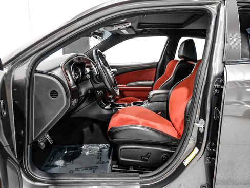 Used 2019 Dodge Charger Scat Pack w/ Dynamics Package RWD image 46