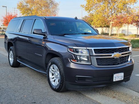 Used 2015 Chevrolet Suburban LT image 7