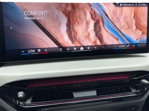 Used 2025 BMW 330i Sedan image 23