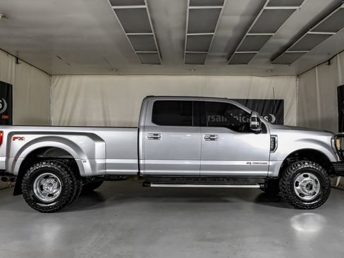 Used 2022 Ford F350 Lariat w/ Lariat Ultimate Package AWD/4WD image 5