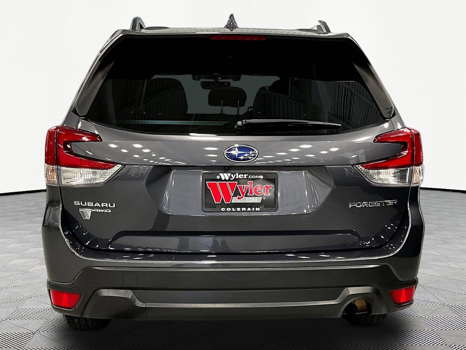 Used 2021 Subaru Forester Premium AWD/4WD image 5