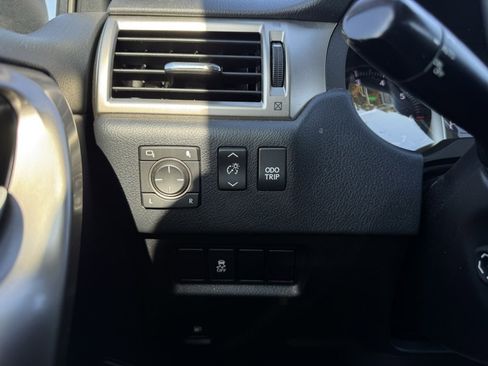 Used 2018 Lexus GX 460 w/ Navigation Package image 13