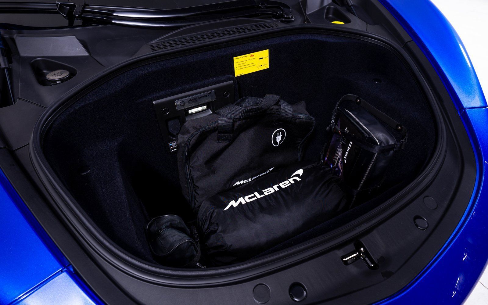 Used 2025 McLaren Artura Spider RWD image 22