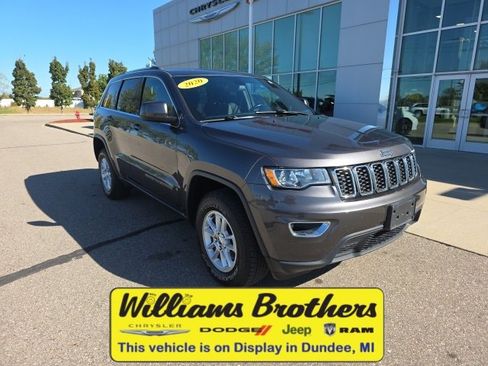 Used 2020 Jeep Grand Cherokee Laredo image 3