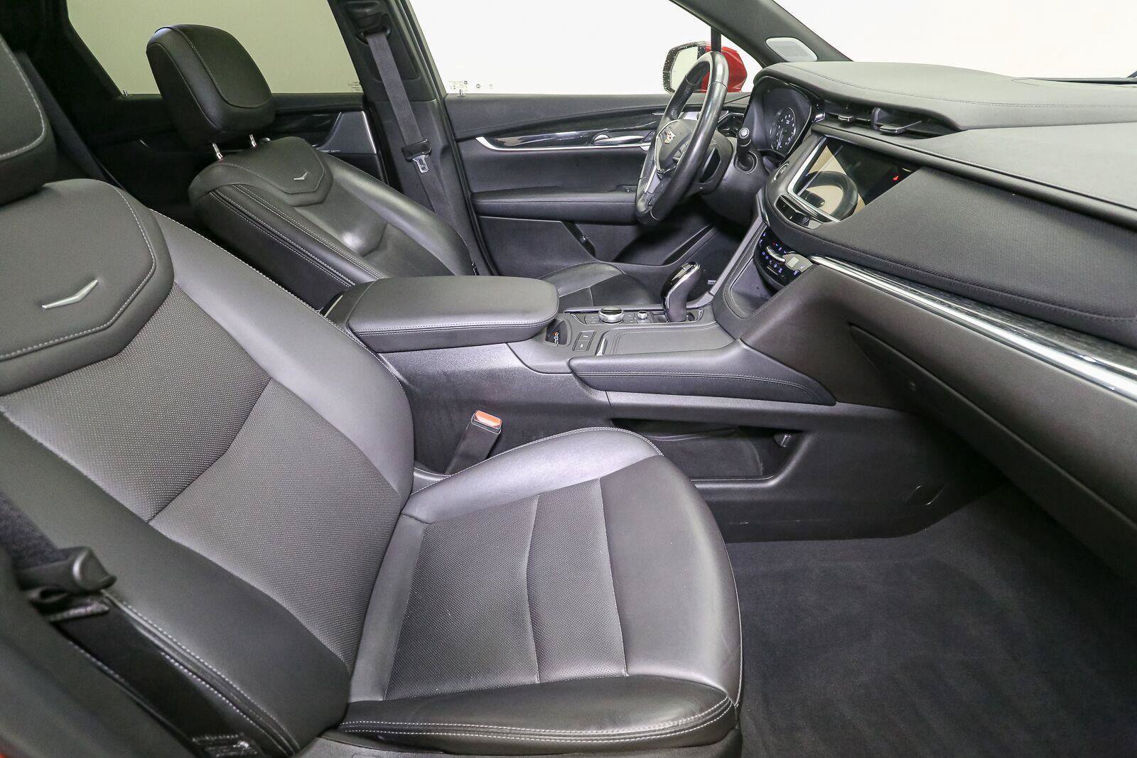 Used 2021 Cadillac XT5 Premium Luxury AWD/4WD image 17