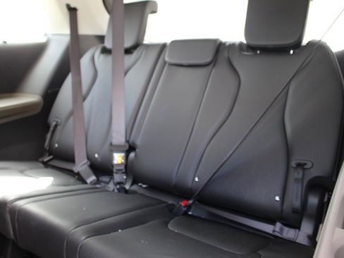 Certified 2026 Kia Carnival EX image 33