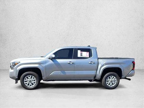 Certified 2025 Toyota Tacoma SR5 AWD/4WD image 2