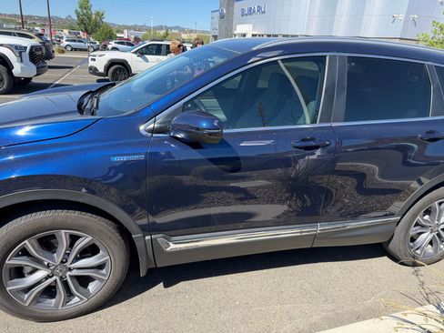 Used 2022 Honda CR-V Touring image 3