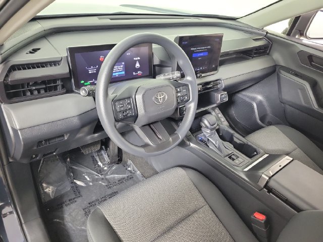 Used 2026 Toyota RAV4 LE AWD/4WD image 18