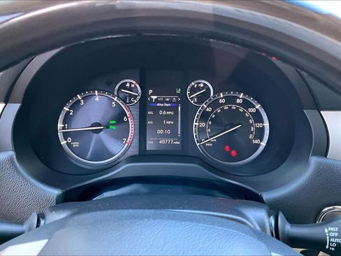 Used 2021 Lexus GX 460 Premium w/ Premium Package image 24