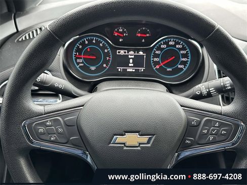 Used 2018 Chevrolet Cruze LT w/ Convenience Package image 18
