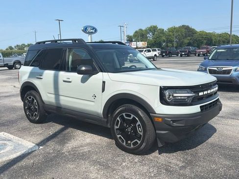 Certified 2023 Ford Bronco Sport Outer Banks w/ Tech Package AWD/4WD image 3