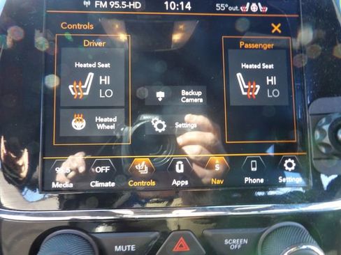 Used 2022 Jeep Grand Cherokee Laredo X AWD/4WD image 18