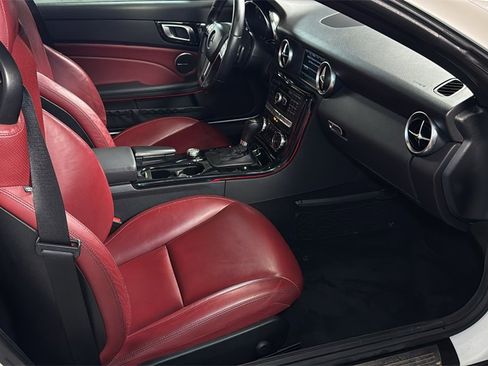 Used 2015 Mercedes-Benz SLK 350 image 8