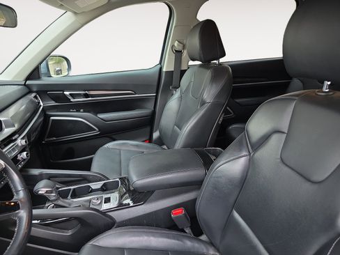 Used 2024 Kia Telluride LX image 18