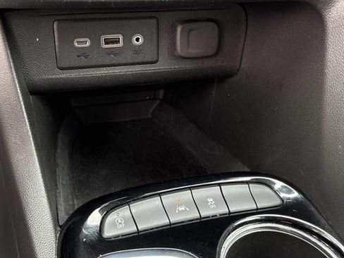 Used 2023 Buick Encore GX Select w/ Safety Package II FWD image 21