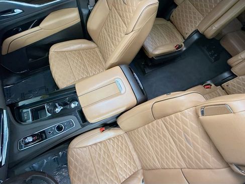 Used 2023 Cadillac Escalade ESV Premium Luxury image 25