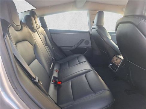Used 2025 Tesla Model 3 Long Range image 18