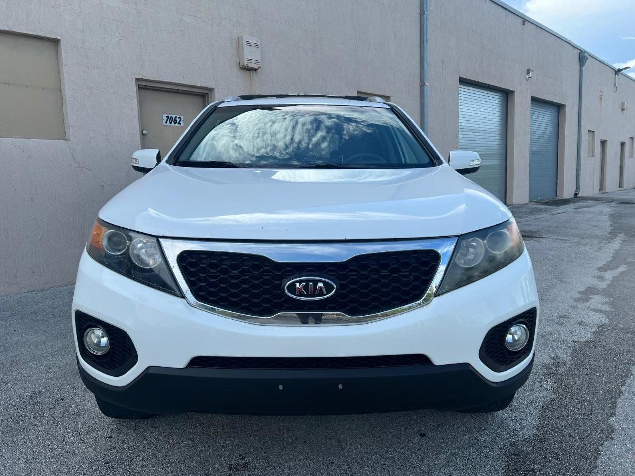 Used 2011 Kia Sorento LX w/ Convenience Pkg FWD image 16