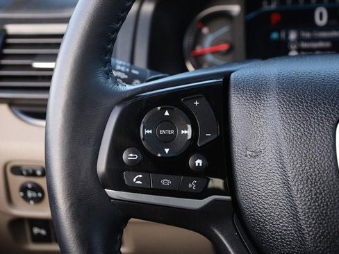 Used 2022 Honda Pilot Touring image 12