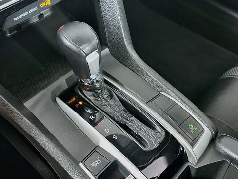 Used 2019 Honda Civic Touring image 17