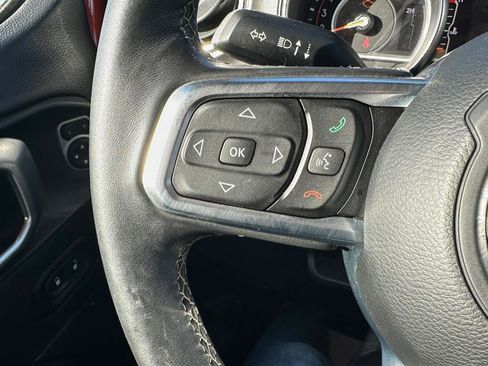 Used 2018 Jeep Wrangler Unlimited Sahara image 28