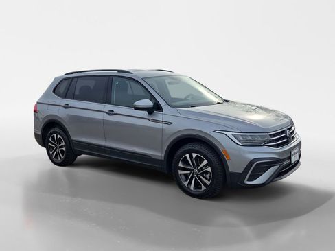 Used 2023 Volkswagen Tiguan S image 8