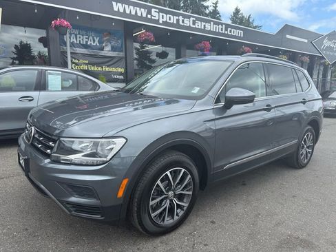 Used 2020 Volkswagen Tiguan SE image 1