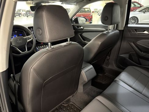 Certified 2026 Volkswagen Jetta SE FWD image 19