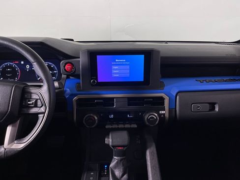 Certified 2025 Toyota Tacoma TRD Off-Road AWD/4WD image 15