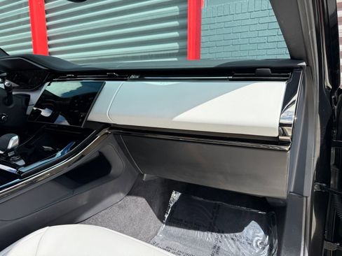 Used 2024 Land Rover Range Rover Sport Dynamic SE image 21