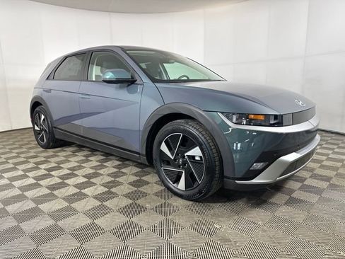 Used 2025 Hyundai Ioniq 5 SE image 2