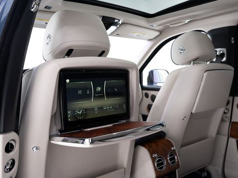 Certified 2020 Rolls-Royce Cullinan image 25