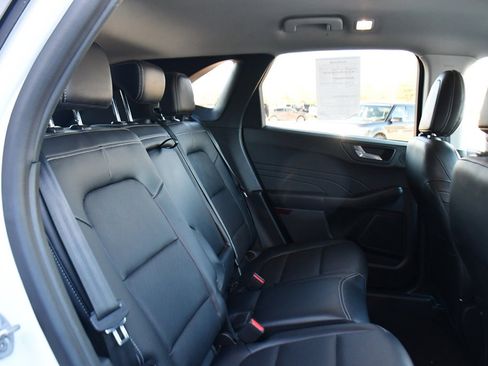 Used 2021 Ford Escape Titanium image 17