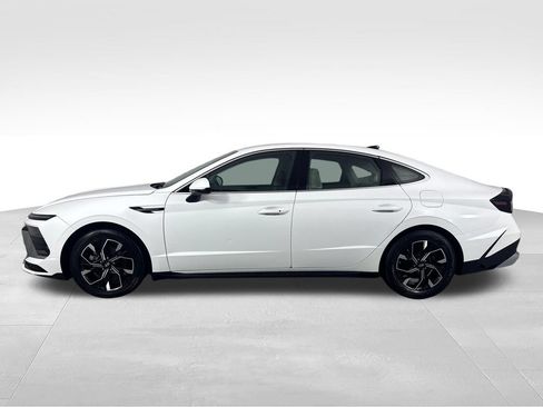 Used 2025 Hyundai Sonata SEL FWD image 4