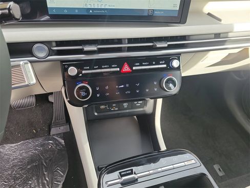 New 2026 Hyundai Tucson Limited image 19