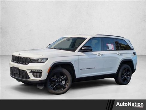 Used 2025 Jeep Grand Cherokee Limited w/ Black Appearance Package image 1