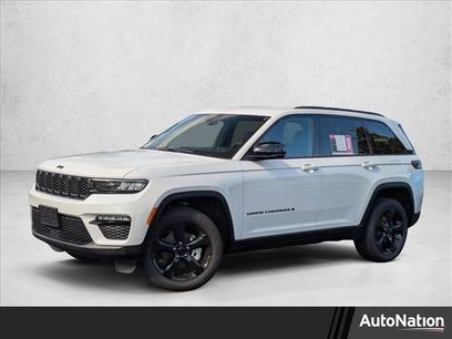 Used 2025 Jeep Grand Cherokee Limited w/ Black Appearance Package