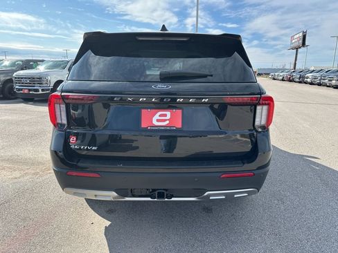 New 2026 Ford Explorer Active w/ Active Comfort Package image 7