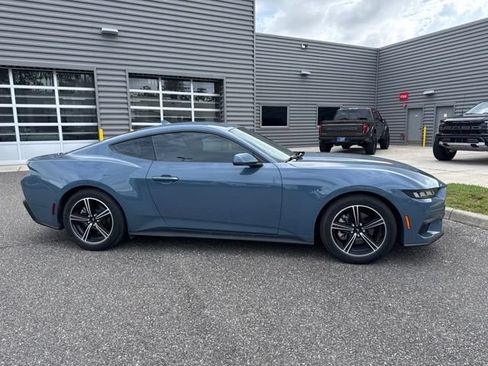 Used 2024 Ford Mustang Coupe RWD image 3