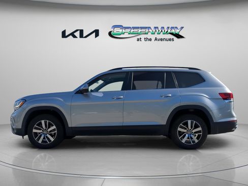 Used 2022 Volkswagen Atlas SE image 3