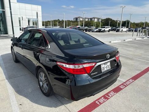 Used 2015 Toyota Camry SE FWD image 6