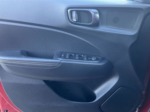 Used 2023 Hyundai Venue Limited image 24